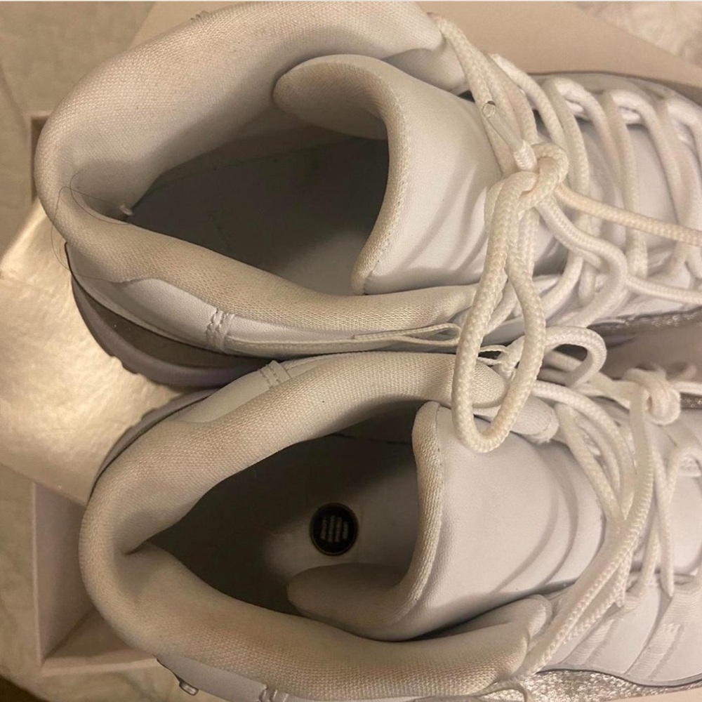 Jordan 11 Retro High "Vast Grey" Metallic Sparkly Silver - Picture 2 of 4